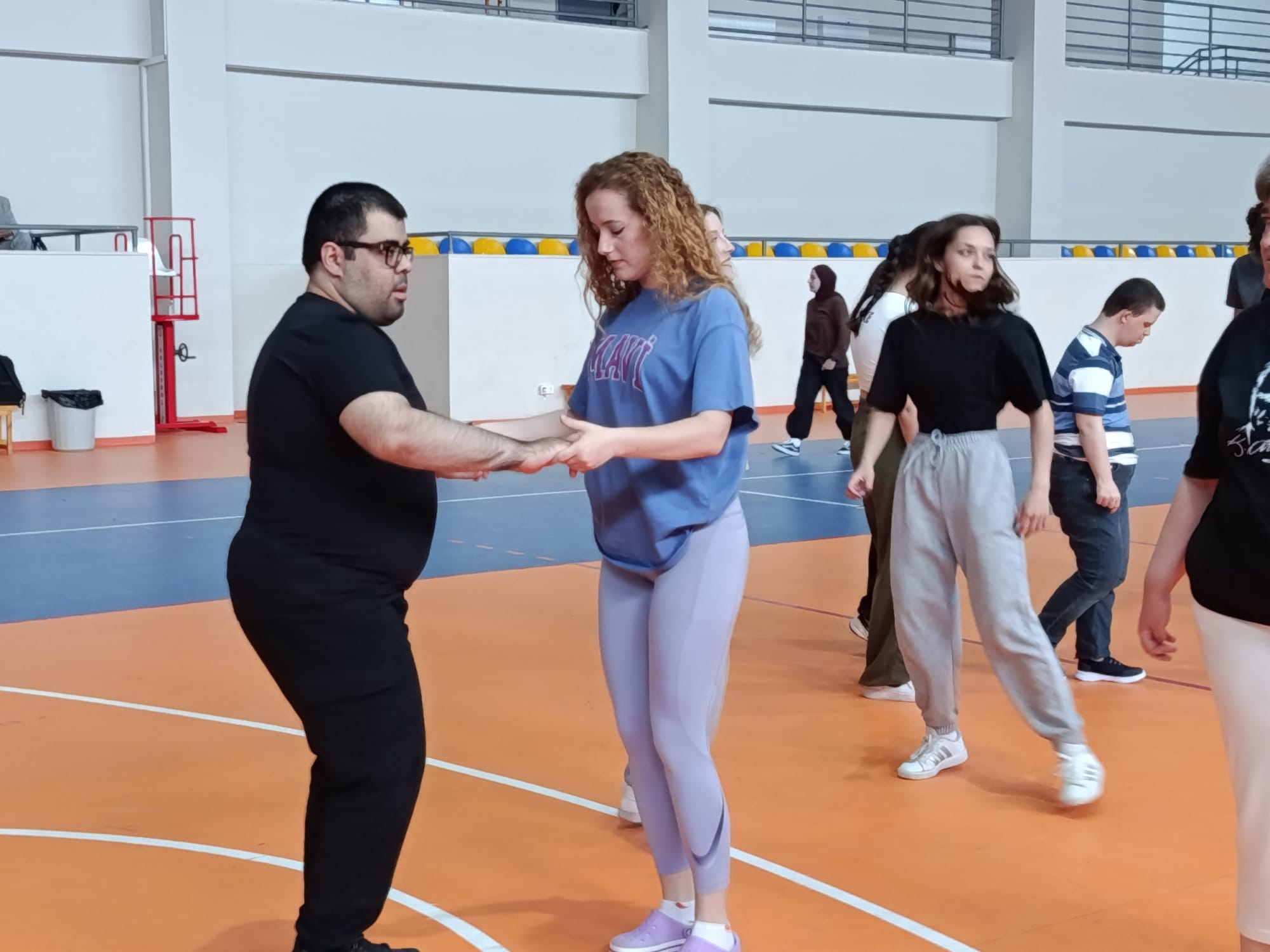 Trakya Üniversitesi, engelli bireylerin spor yönetimindeki rolünü ve yaşam kalitelerini artırmayı hedefleyen öncü bir çalışmaya imza atıyor. 